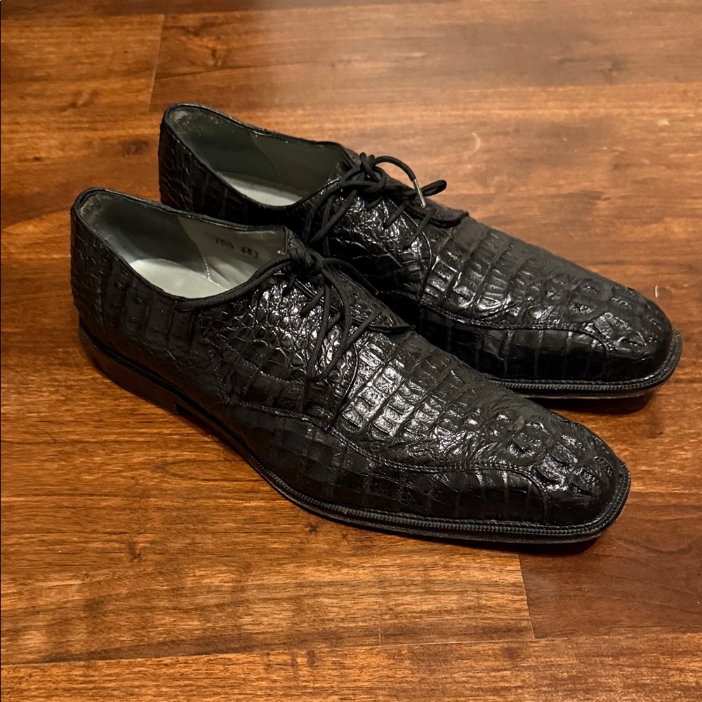 Classic Black Crocodile Men's Oxfords - Picture 3 of 7
